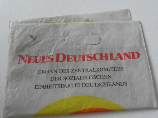 Tüte Neues Deutschland