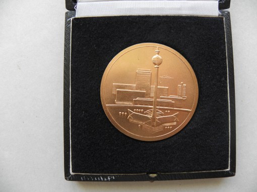 Medaille den Erbauern des Stadtzentrums von Berlin zum 20. Jahrestag der DDR - 1969